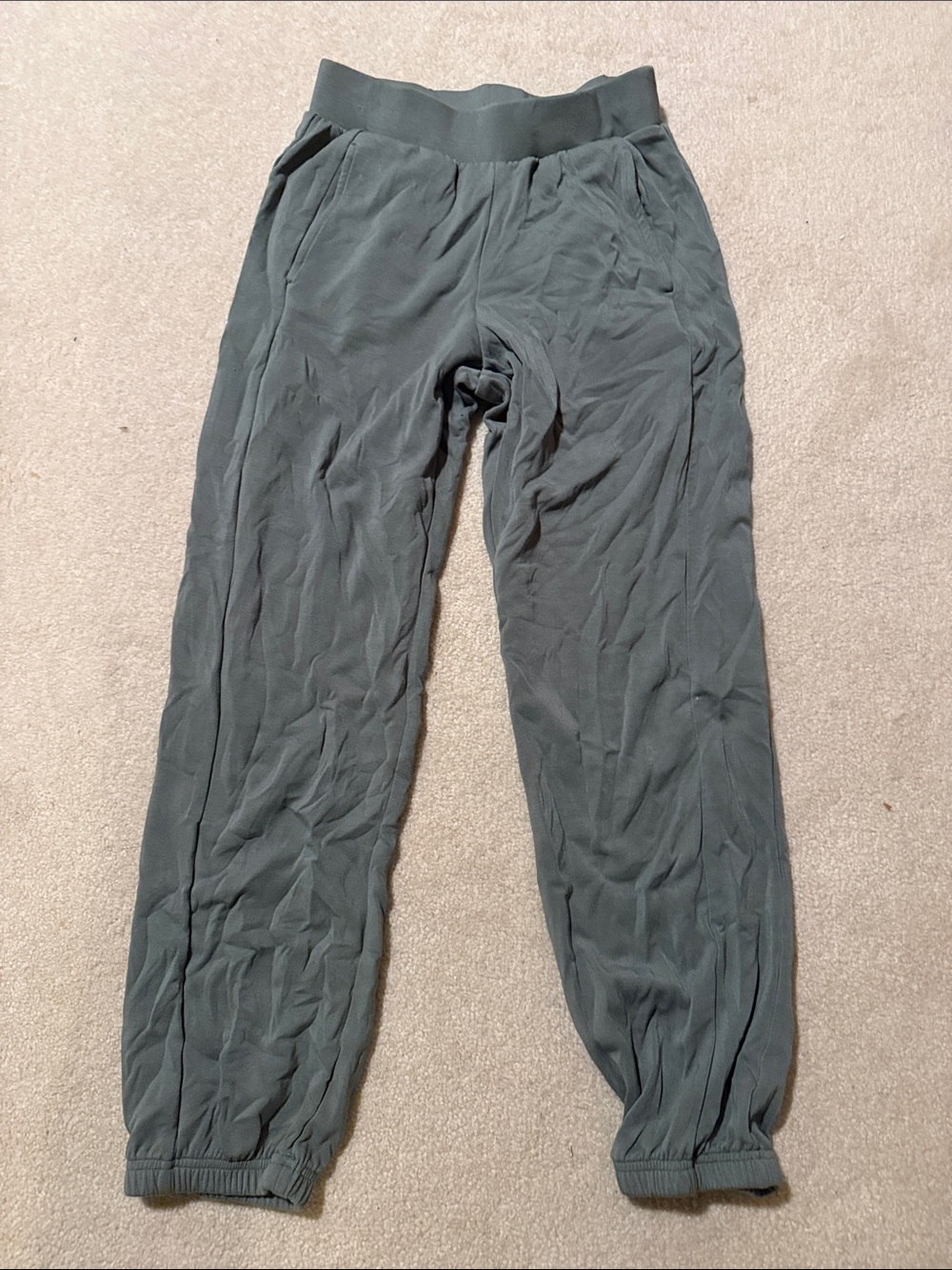 Lou & Grey Scubasoft Green Jogger Pants